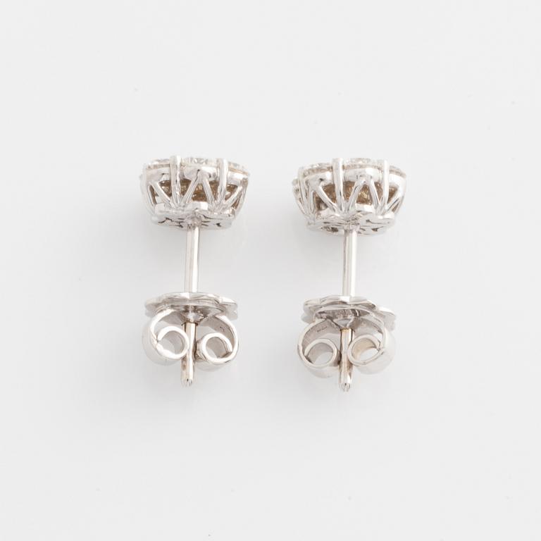 Earrings with brilliant-cut diamonds.