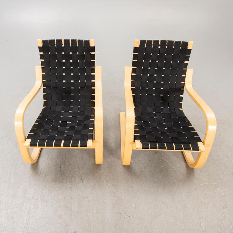 Alvar Aalto, fåtöljer ett par, modell 406, Artek, formgiven 1939.