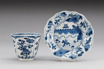 618. KOPP samt FAT, porslin. Qing dynastin, Kangxi (1662-1722).