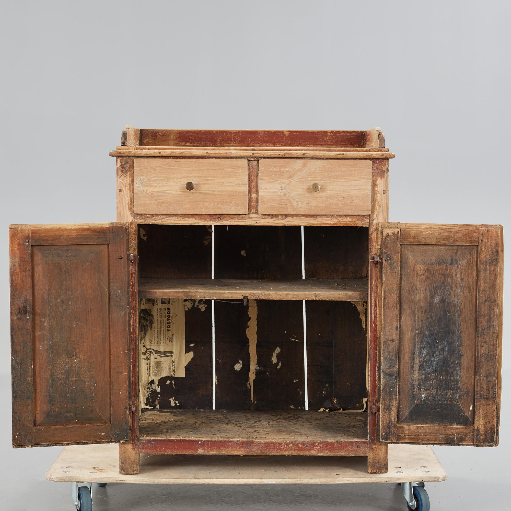 A 19th century folk art cabinet from Hälsingland.