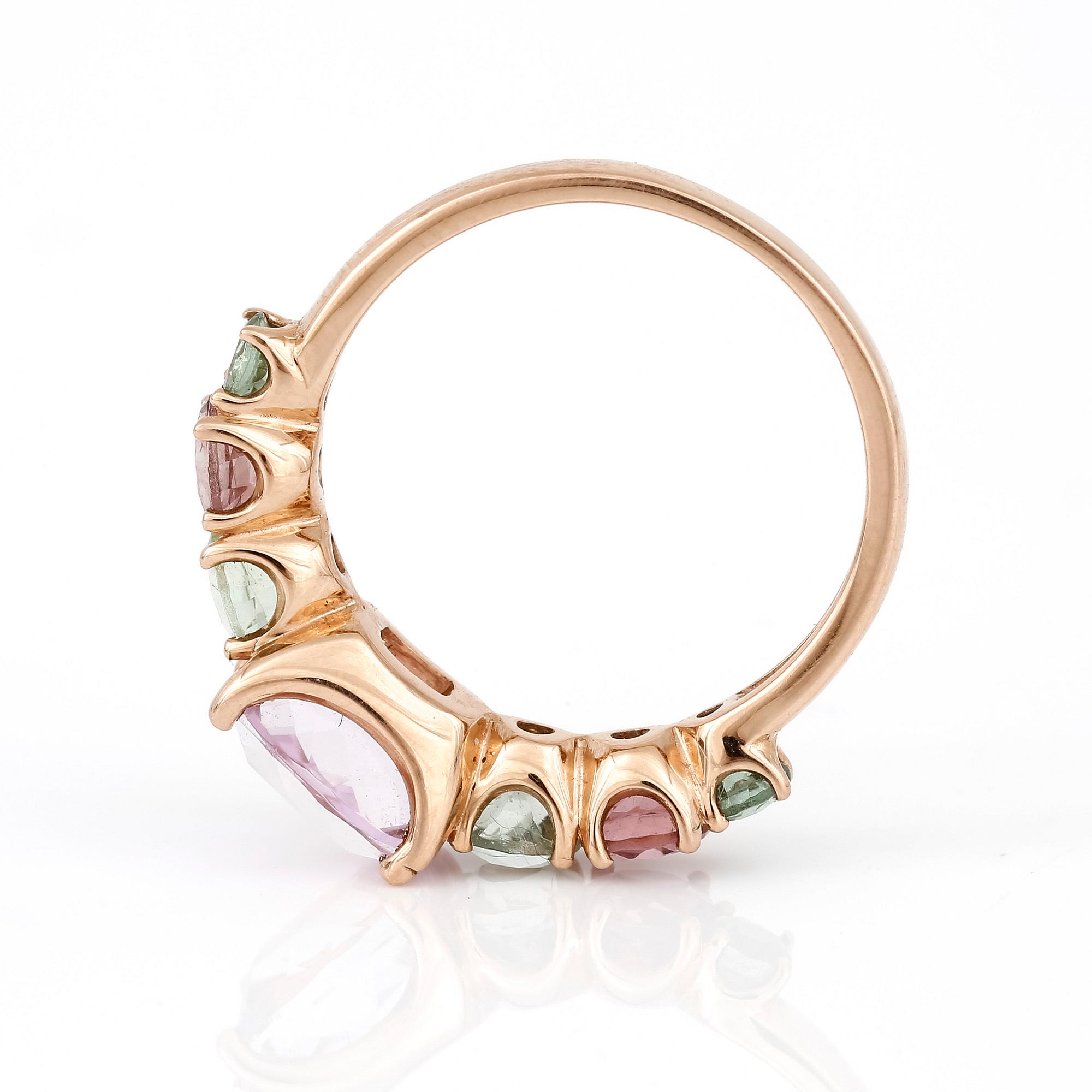 RING, 18K roséguld, kunziter tot ca 2.02 ct, turmaliner tot ca 1.27 ct. Vikt ca 4 g.