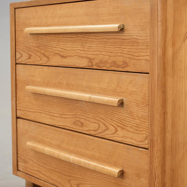 Axel Einar Hjorth, A modernist pine chest of drawers, attributed to Axel Einar Hjorth, probably 'Sport', Nordiska Kompaniet, Sweden 1930's.