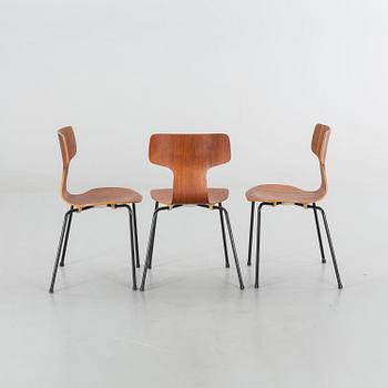 ARNE JACOBSEN, "T-stolen", 3 st, Fritz Hansen, 1967.