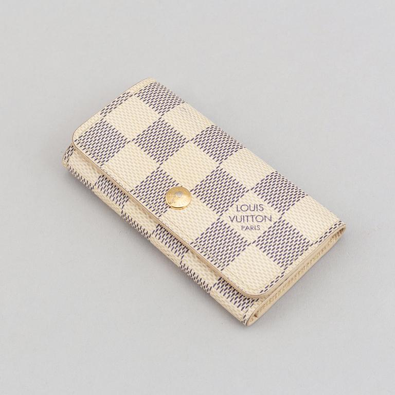 Louis Vuitton, neccessär samt nyckelhållare.