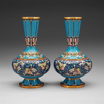 1360. A pair of cloisonné vases, China, first half of 20th Century.