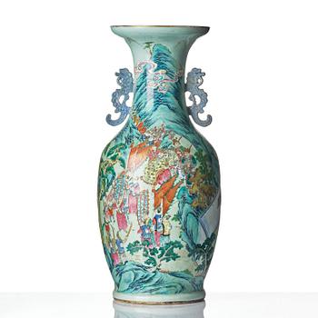 Praktvas, porslin. Qingdynastin, 1800-tal.