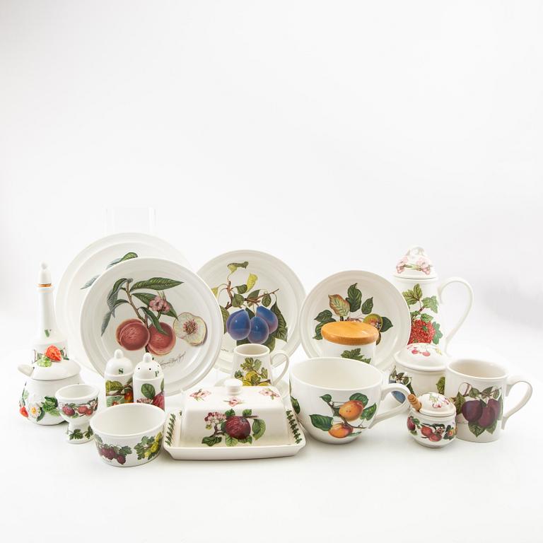 Susan Williams-Ellis, service approximately 92 pieces "Pomona" for Portmeirion, England, earthenware, late 20th century.