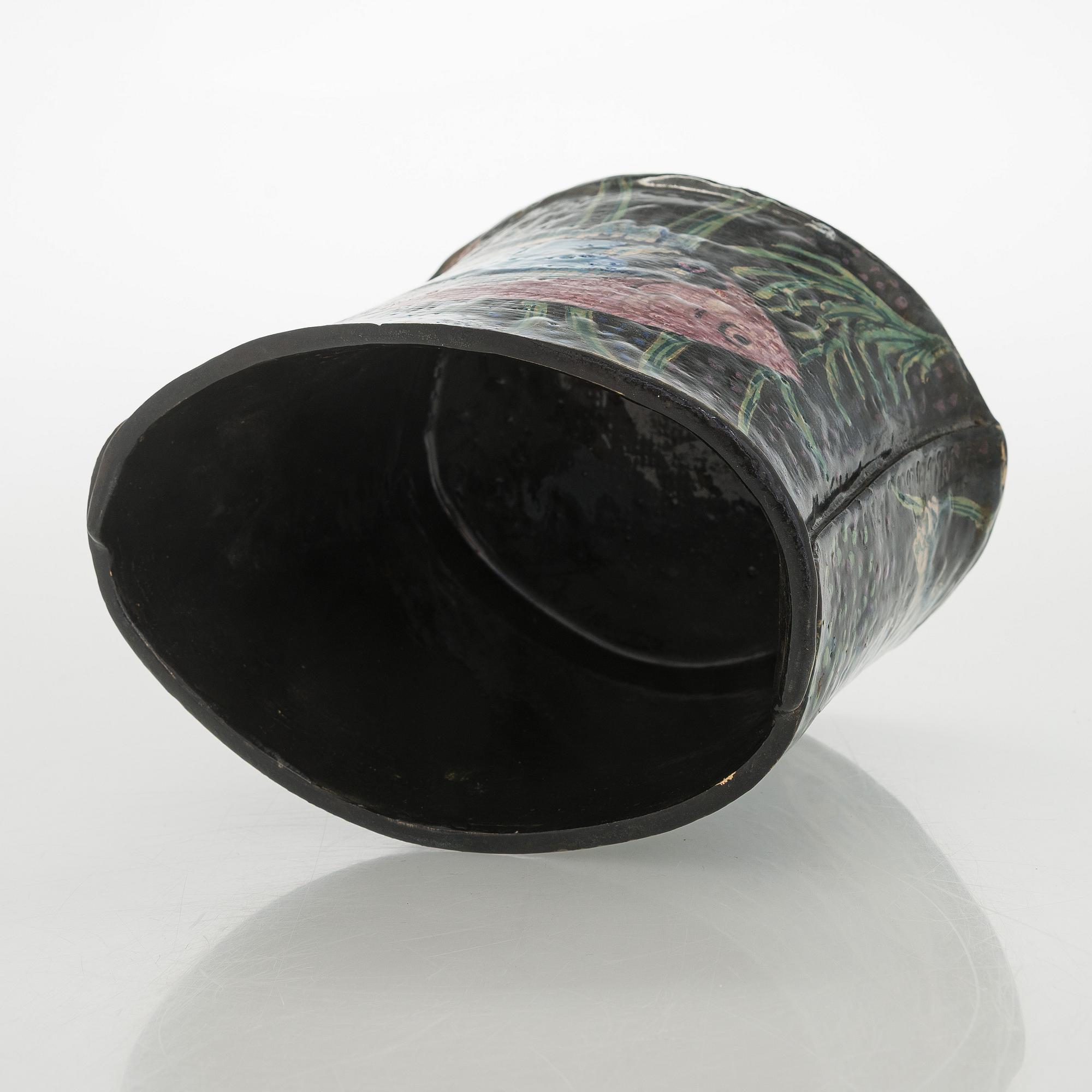 Dorrit von Fieandt, A ceramic vase, monogram signed DF. Unique piece. Latter half of the 20th century.