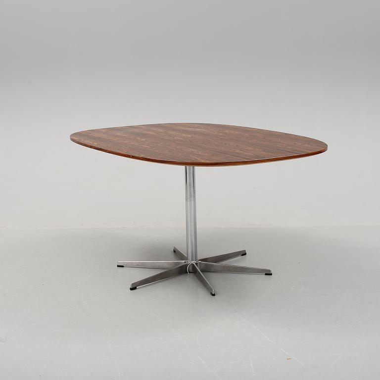 BORD, Bruno Mathsson, Piet Hein, Arne Jacobsen, modell A812, 1900-talets andra hälft.
