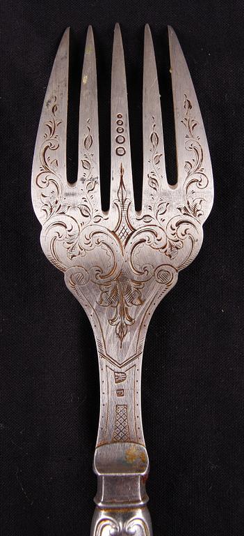 UPPLÄGGNINGSBESTICK FÖR FISK, 2 st, silver, Hamburg omkring 1900.