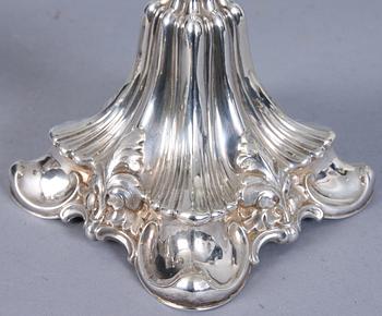 LJUSSTAKAR, ett par, silver, rokokostil, Sverige, 
1933.