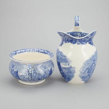 POTTA samt KANNA, porslin, Wedgwood "Ferrara", 1900-talets första hälft.