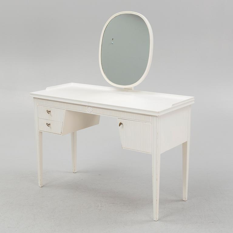 A Swedish dressing table and a bedside table, Nordiska Kompaniet, 1943.