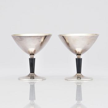 Folke Arström, an 8 pcs alpacca/ silver plated cocktail set, Guldsmedsaktiebolaget (GAB), Stockholm 1930s-50s.