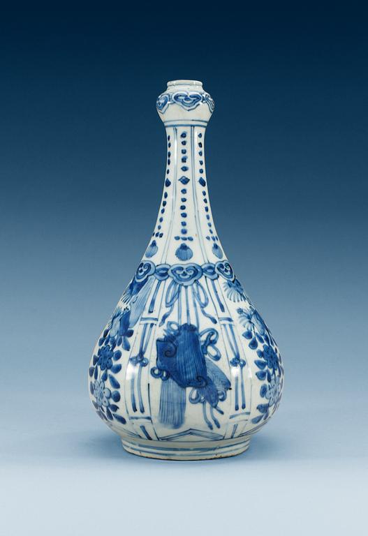 A blue and white bottle flask, Ming dynasty, Wanli (1573-1619).