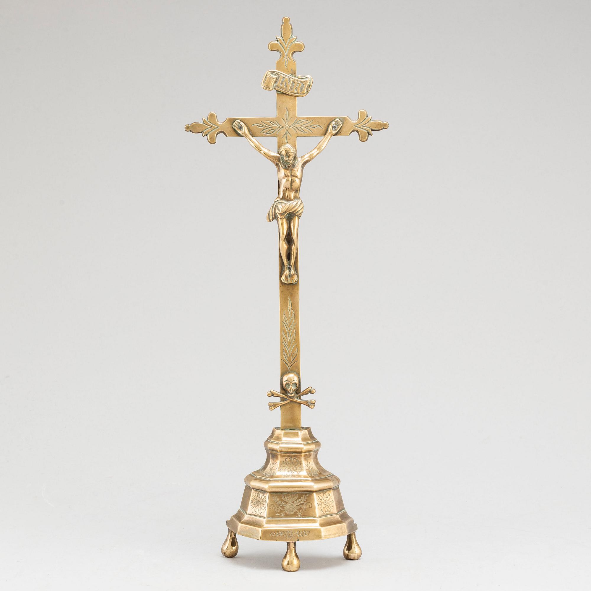 A 17th/18th century bronze crucifix.