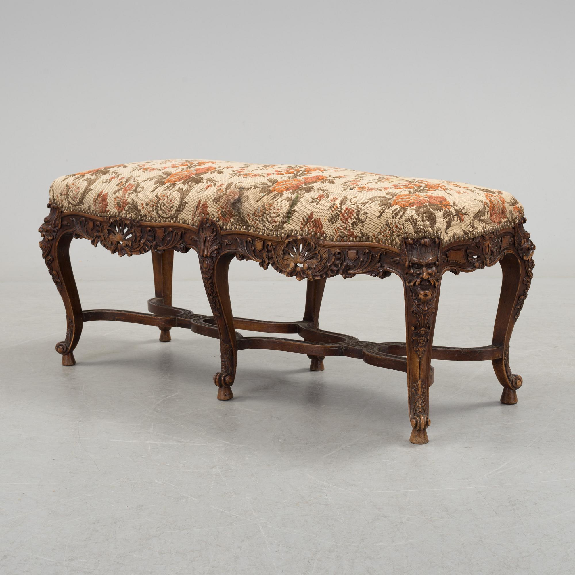 A ROCOCO STYLE STOOL, firsta half of the 19th century.
