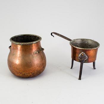 THREE 19TH CENTURY COPPER KITCHEN UTENSILS.