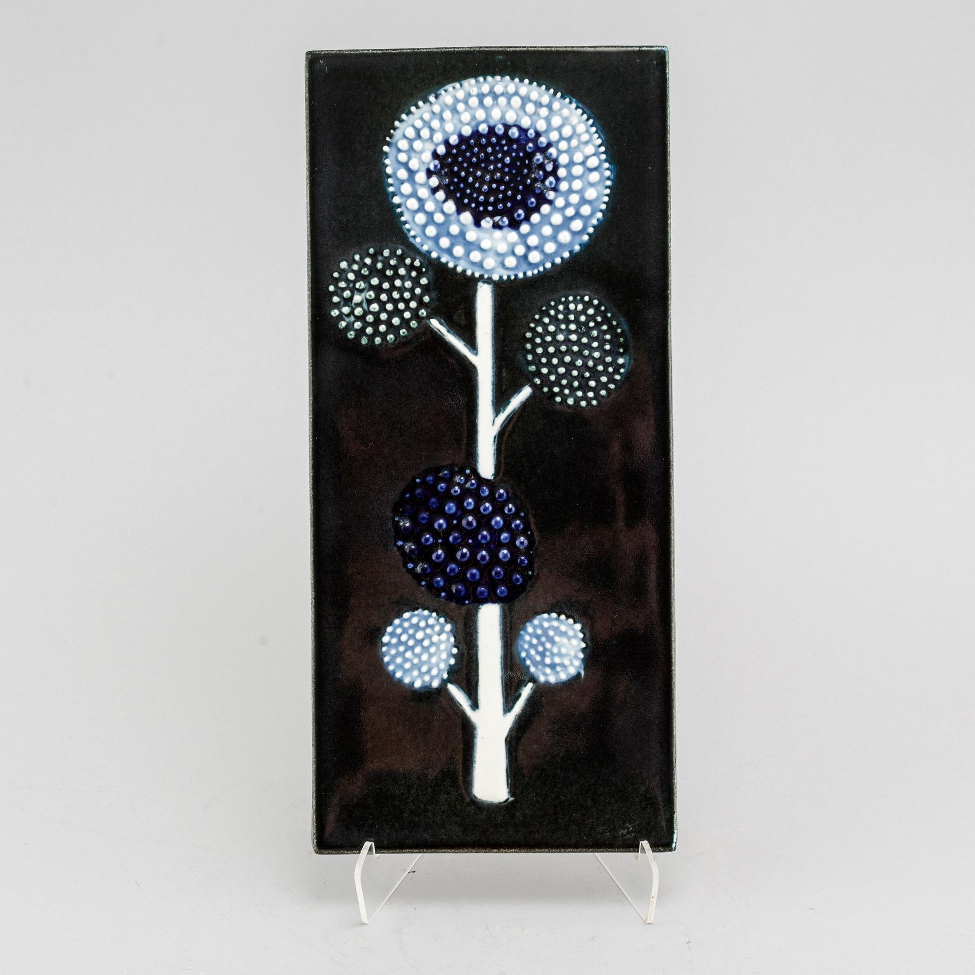 A stoneware wall plaque by SYLVIA LEUCHOVIUS for Rörstrands ateljé, second half of the 20th century.