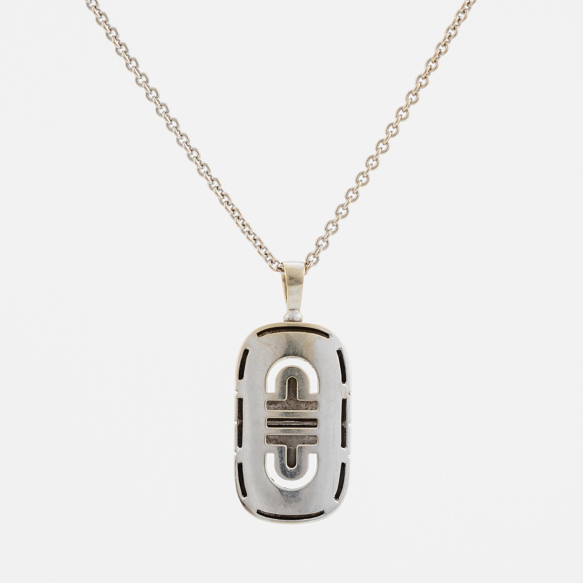 A Bulgari "Parentesi" pendant with a chain.