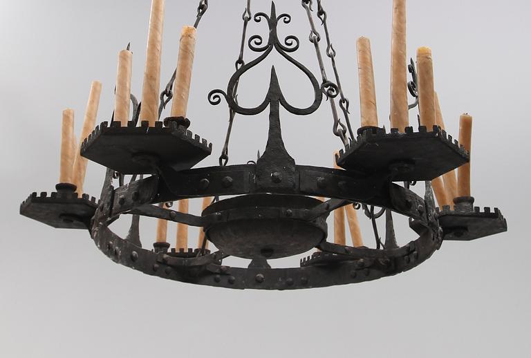 SLOTTSTAKKRONA, 1700-/1800-tal, från Chateaux de Deulin. Diameter 128 cm.