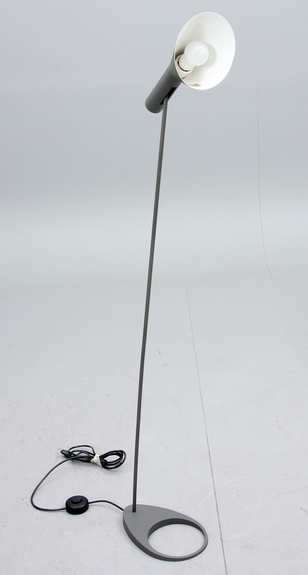 GOLVLAMPA, "AJ Lampan", Arne Jacobsen, 1900-talets andra hälft.