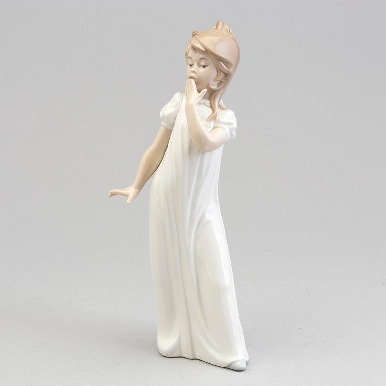 FIGURINER, 7 st, porslin, Lladro samt NAO, Spanien, 1900-talets andra hälft.