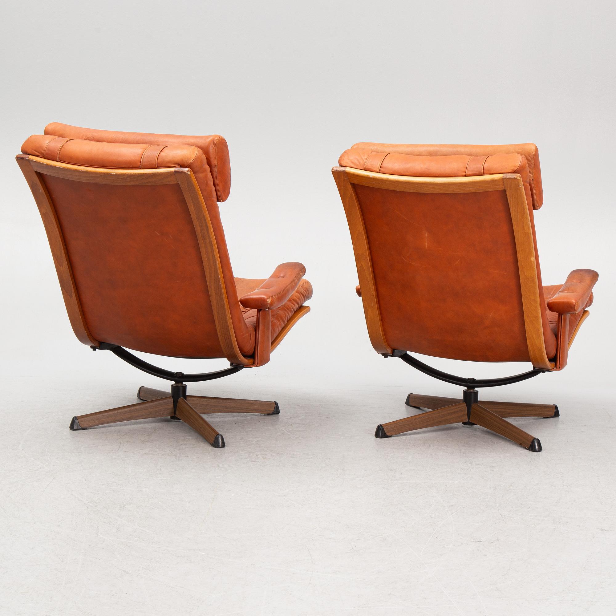 Armchairs, a pair, "Delfin", Göte Möbler, Gnosjö, second half of the 20th century.