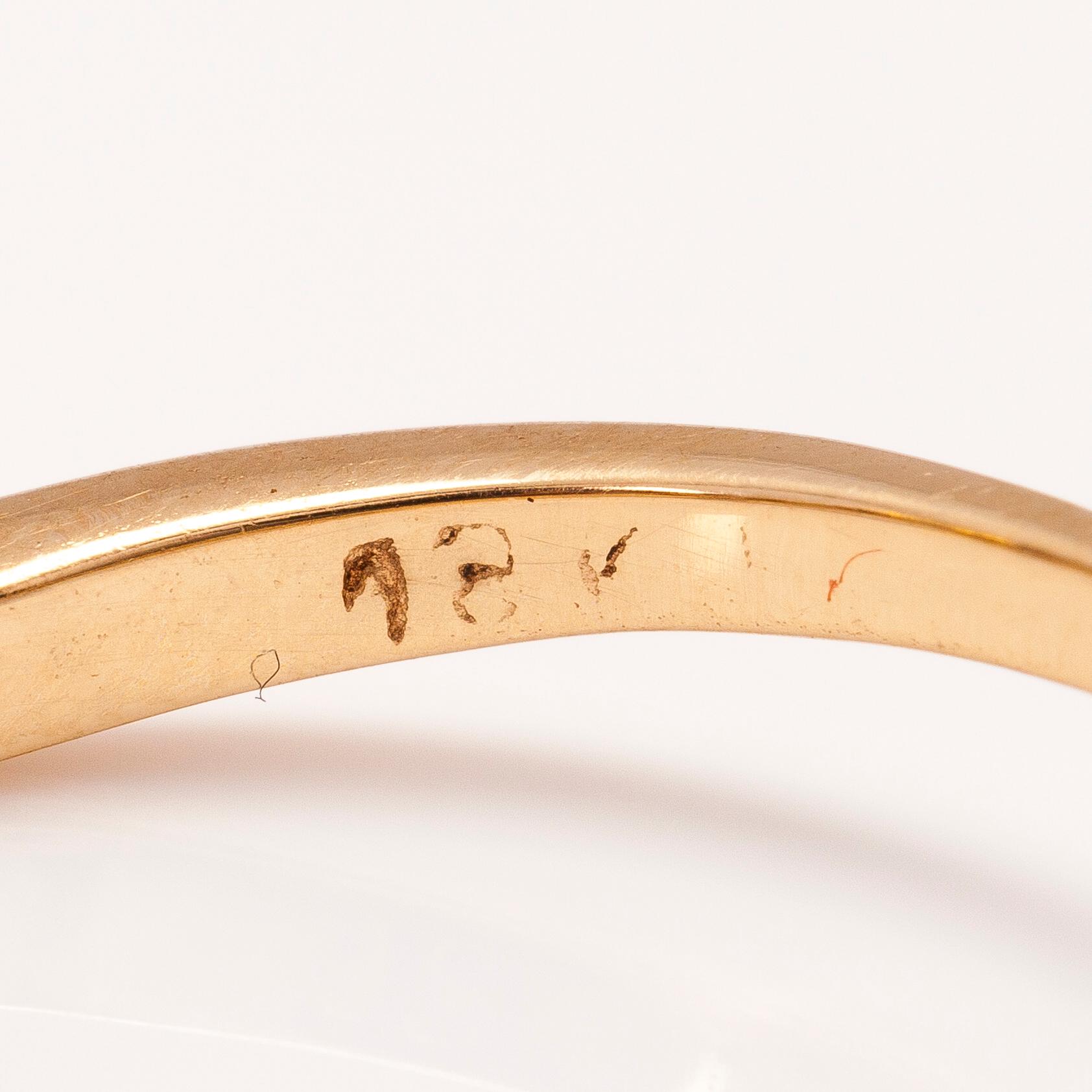 An 18K gold ring with marquise cut diamonds ca. 0.45 ct in total.