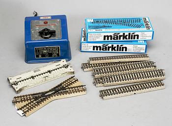 RÄLS samt VAGNAR, ca 140 delar, Märklin. Skala HO.
