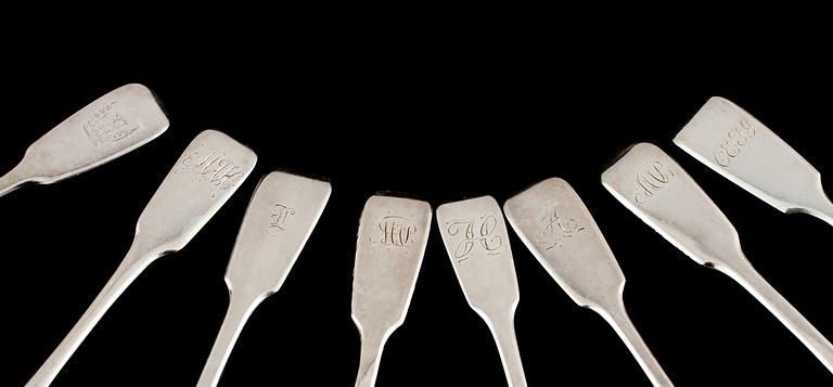 PARTI SILVER, 38 delar, delvis låghaltigt, bl a London och svenska importstämplar, 1700-, 1800- och 1900-tal. Vikt 623 g.