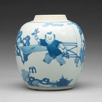 701. A blue and white jar, Qing dynasty, Kangxi (1662-1722).