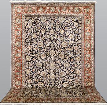 A silk Kashmir carpet, ca 280 x 188 cm.
