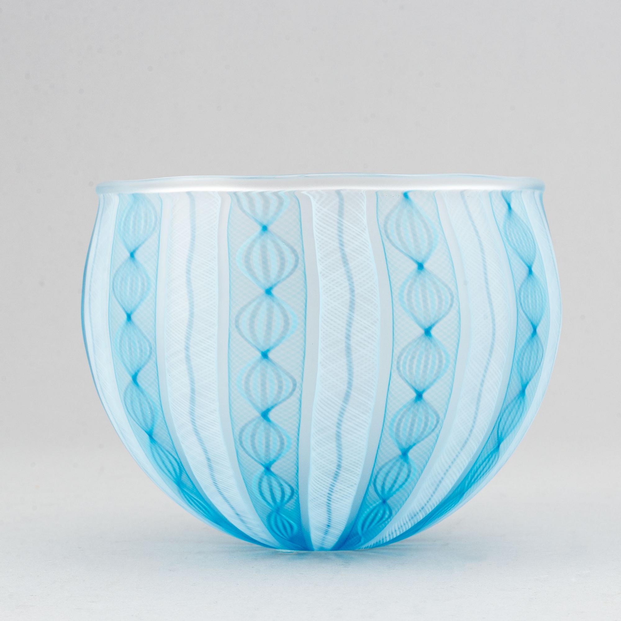 Tobias Møhl, a glass bowl, Ebeltoft, Denmark, dated 2001.