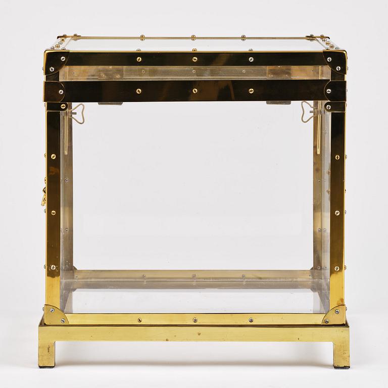 Eichholtz, a "Flightcase" chest/coffee table, contemporary production.