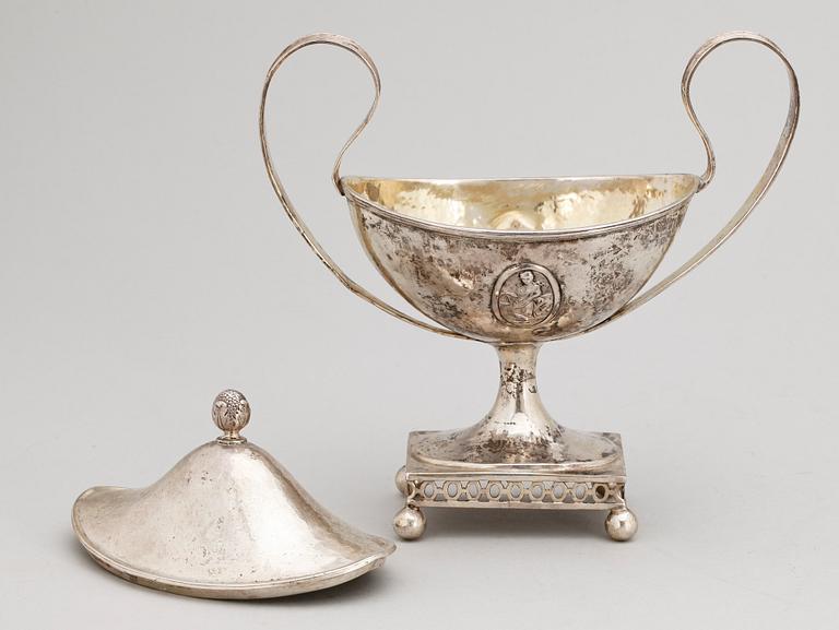 SOCKERSKÅL, silver, importstämplar. 1900-tal. Vikt: 410 gram.