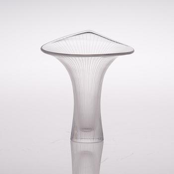 TAPIO WIRKKALA, ART GLASS / VAS, "Kantarell" sign. Tapio Wirkkala - Iittala -57.
