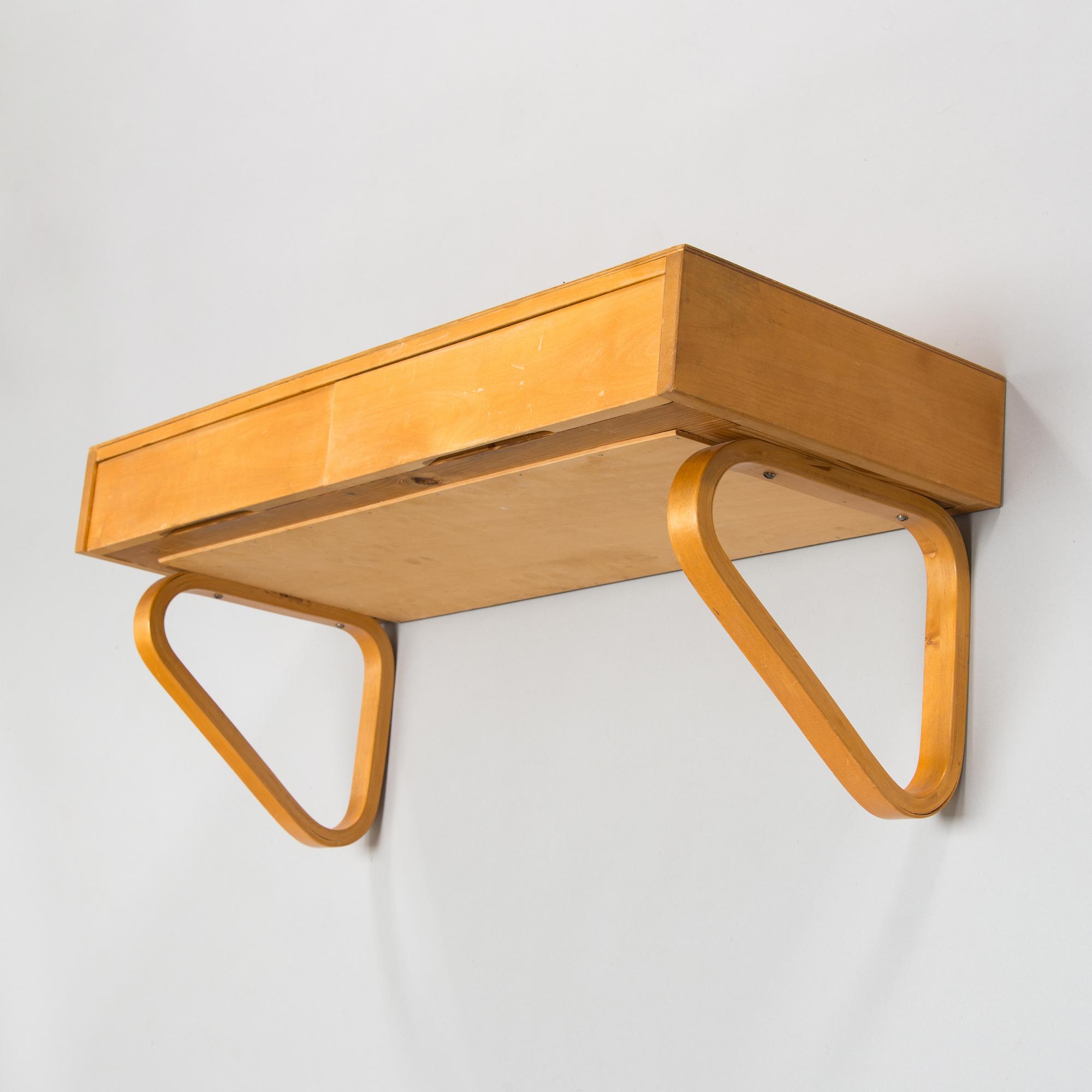 Alvar Aalto, a mid-20th-century console / shelf 114 for O.Y. Huonekalu- ja Rakennustyötehdas A.B.