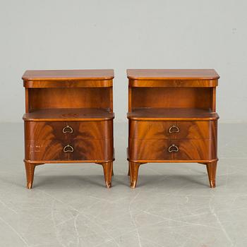 SÄNGBORD, ett par, 1900-talets mitt.