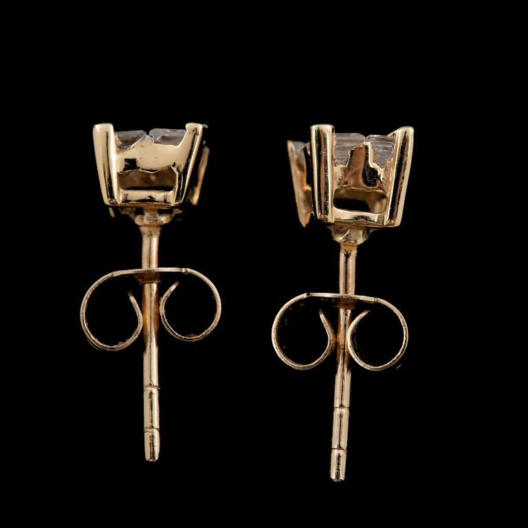 ÖRHÄNGEN, ett par, 18k guld med 8 prinsessslipade diamanter tot ca0,65ct enl uppg.