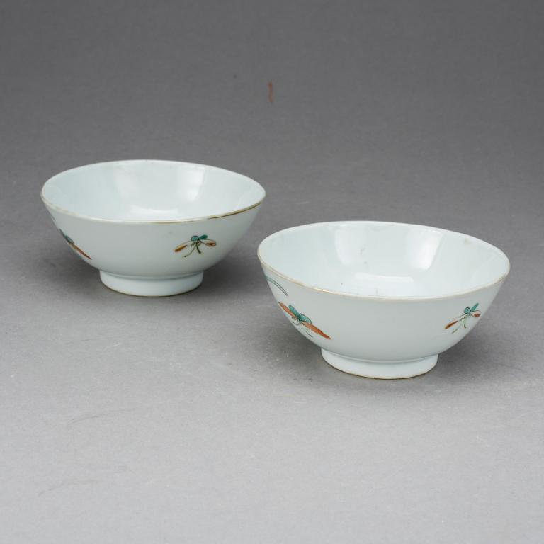 SKÅLAR, 1 par, porslin, Kina, 1900-tal.