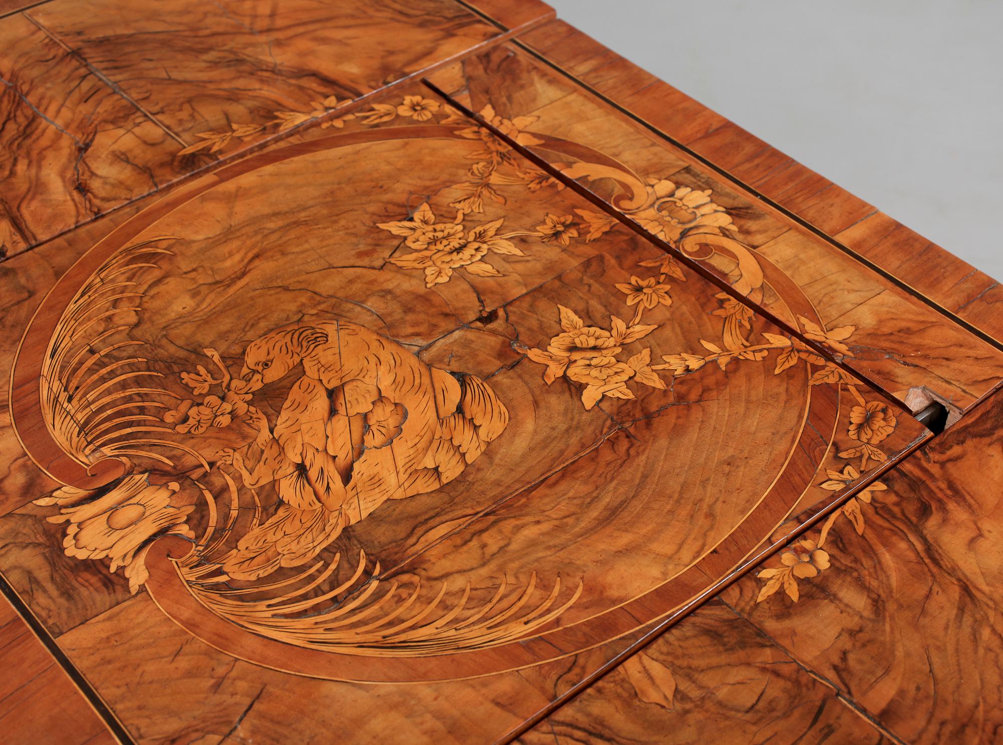 POUDREUSE MED TILLHÖRANDE TABURETT, Frankrike, Louis XVI, 1700-talets andra hälft.