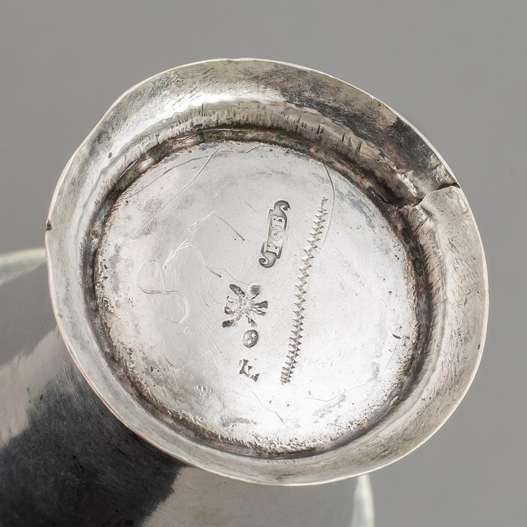 A swedish silver beaker, mark of Petter Söderbom, Örebro 1764.