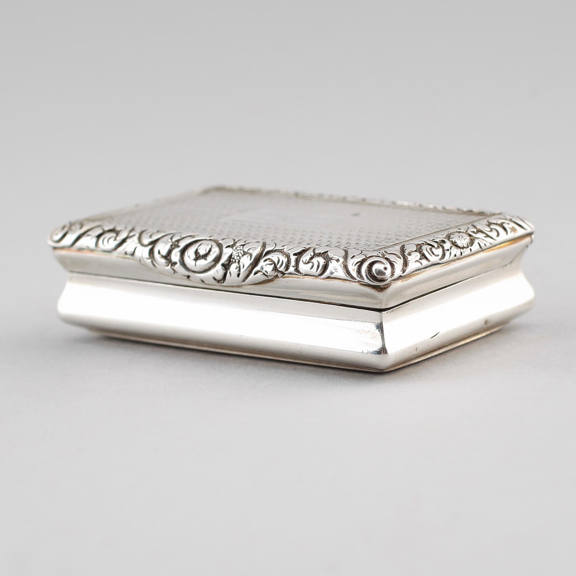 DOSA, silver, Joseph Willmore, Birmingham 1823. Vikt ca 69 gram.