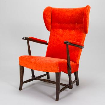 A mid-20th century armchair.