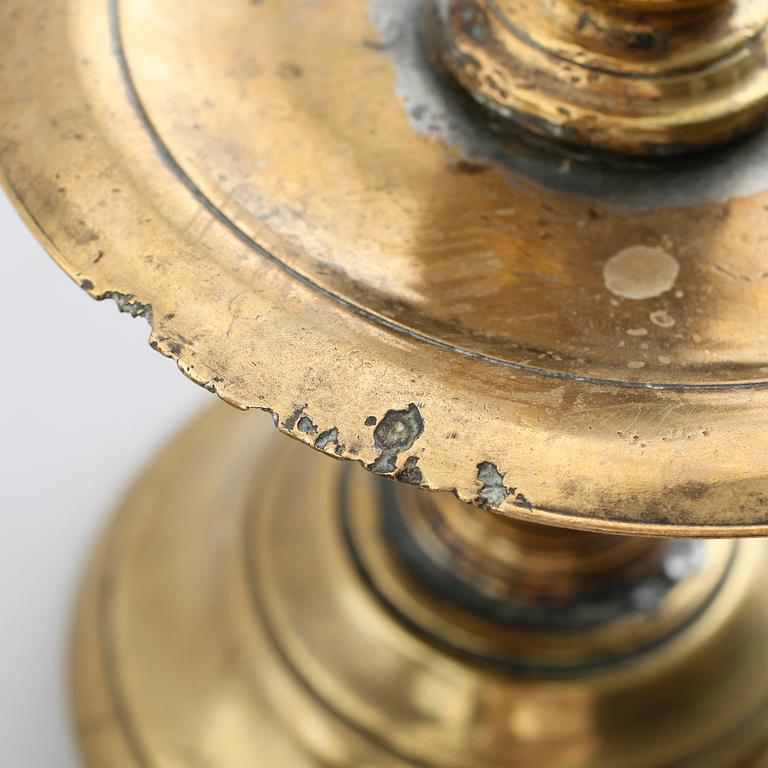 LJUSSTAKAR, 1 par, mässing, barock, 1700-tal.