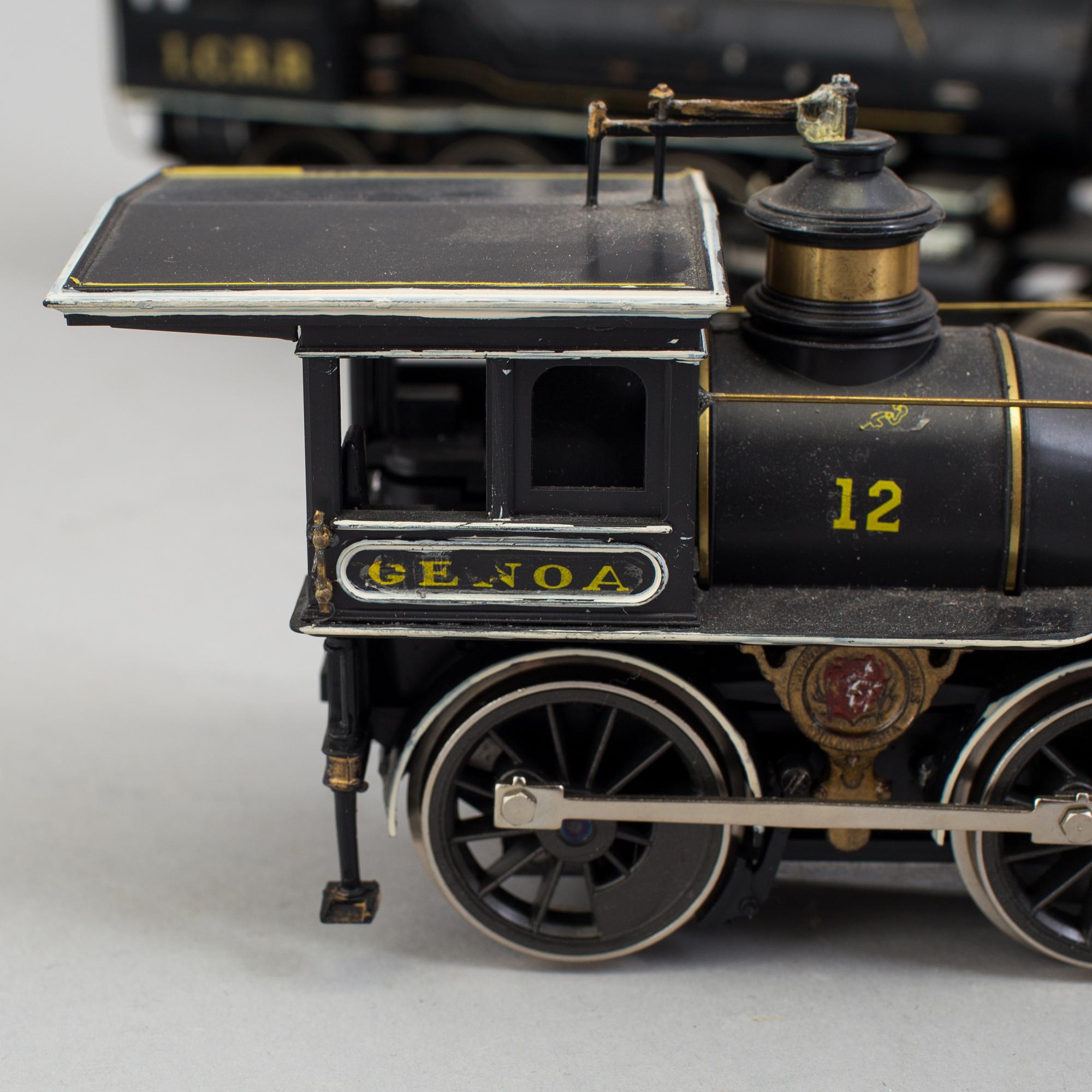 Train parts, 11 pieces, by amongst others Rivarossi.