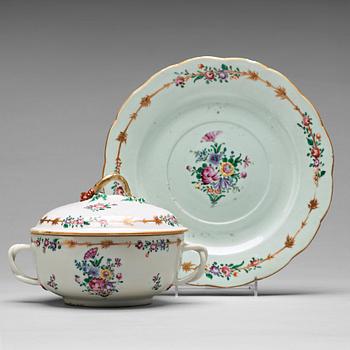 829. A famille rose equelle with cover and stand, Qing dynasty, Qianlong (1736-95).