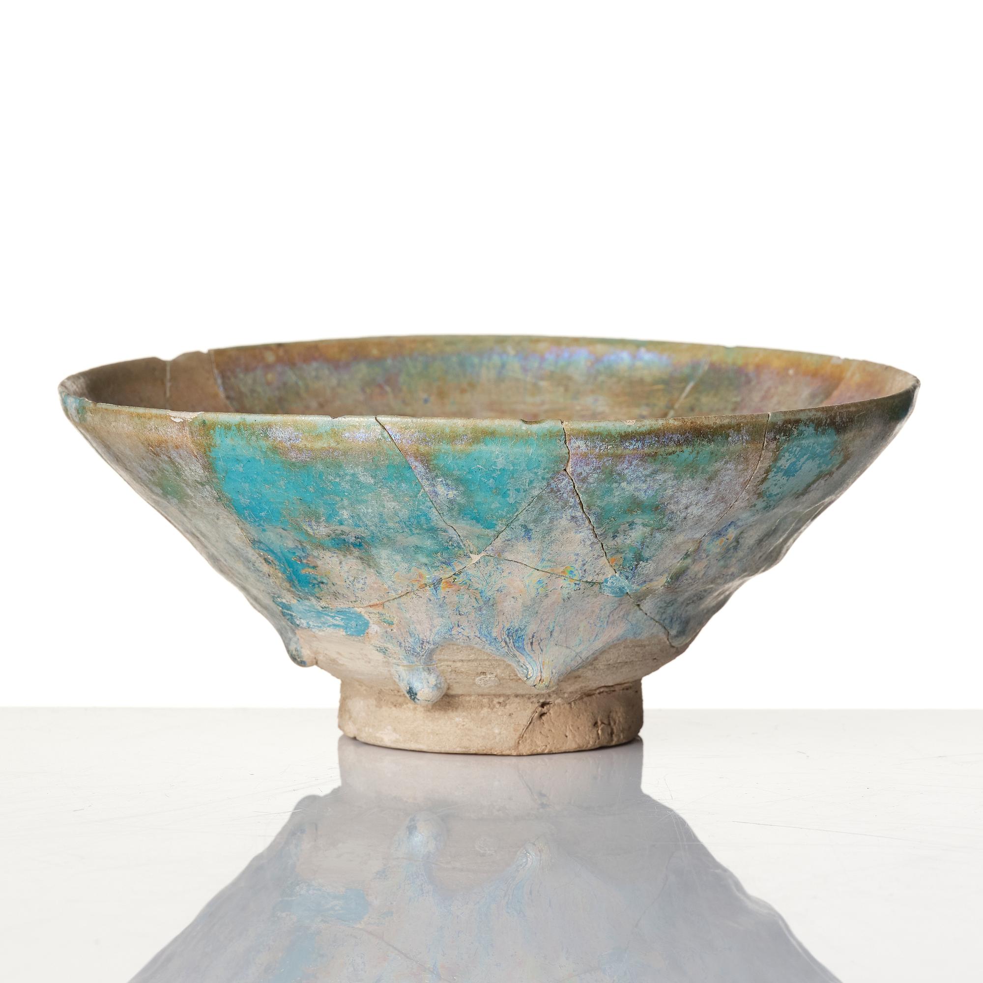 A Kashan lustre pottery Bowl, Persia, 13-14th century.