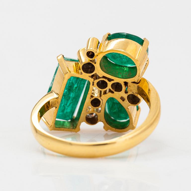 Ring, approximately 12K gold with diamonds totalling ca 0.27 ct and emeralds.